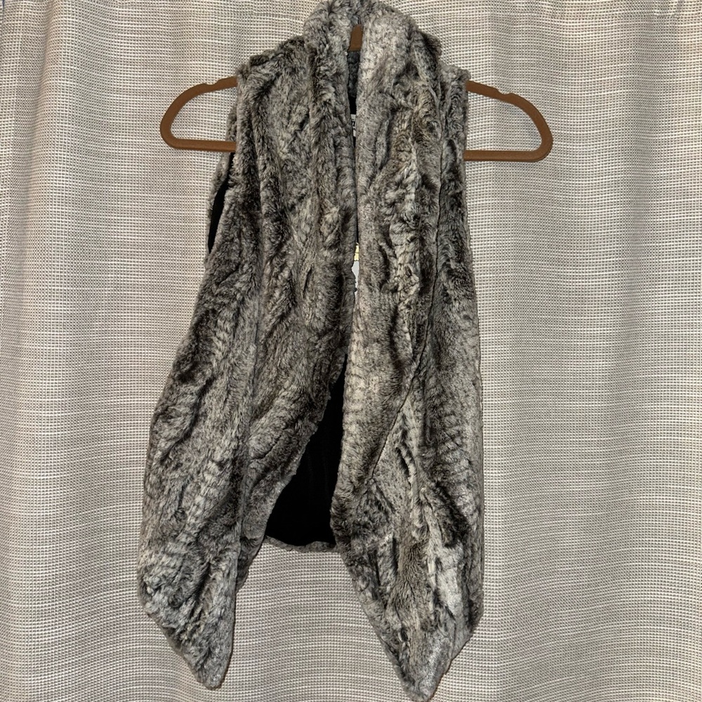 Mumu fur vest NWT